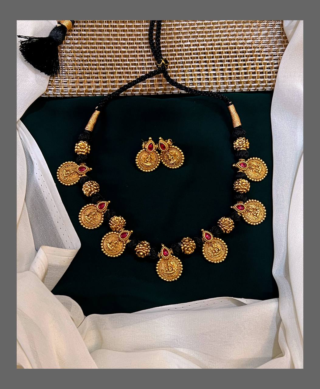 Antique Small Lakshmi pendent around the Necklace - BD0068