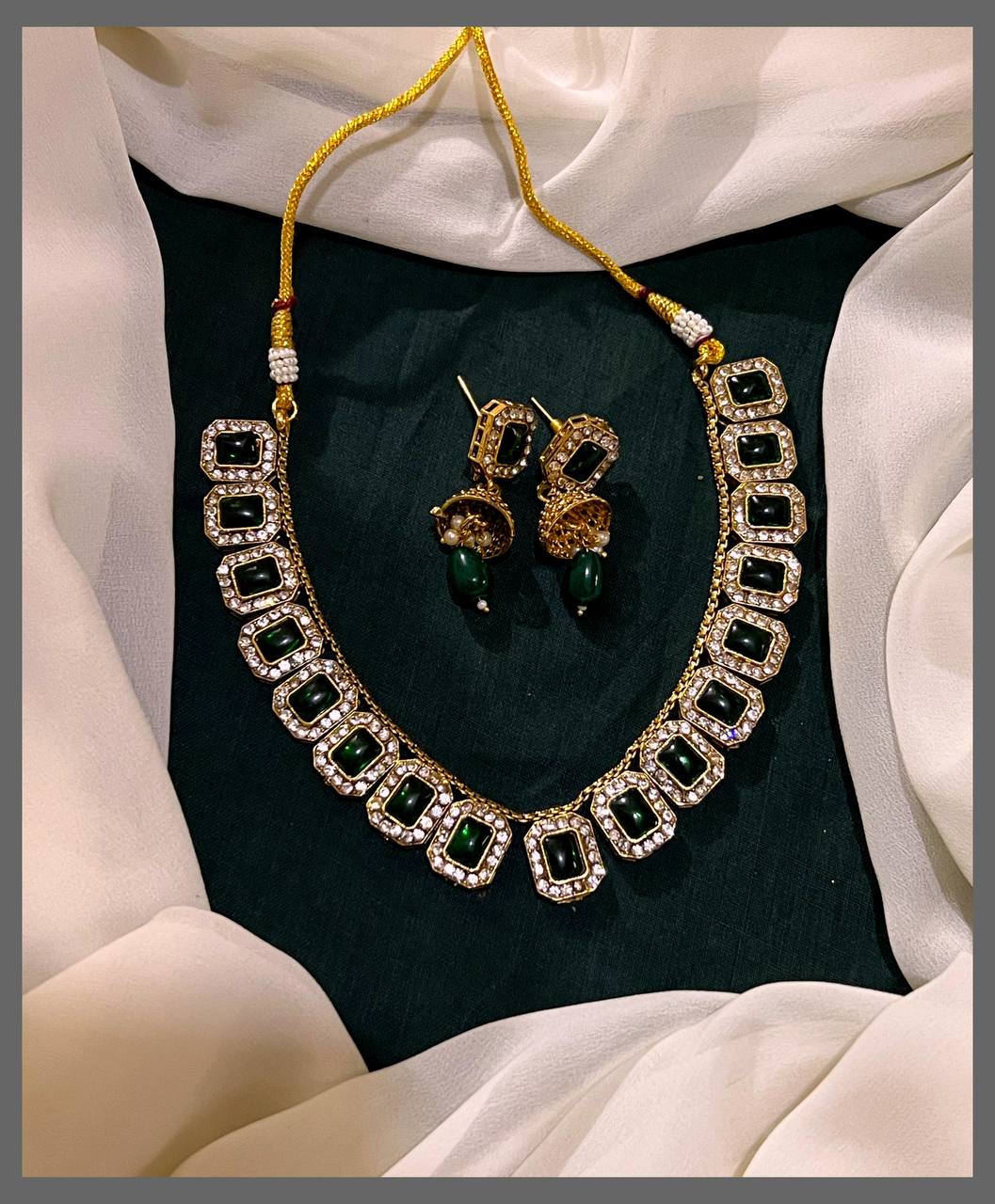 Beautiful Stone Necklace in Victorian - VN00146