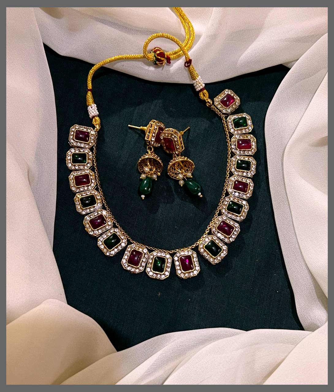 Beautiful Stone Necklace in Victorian - VN00146