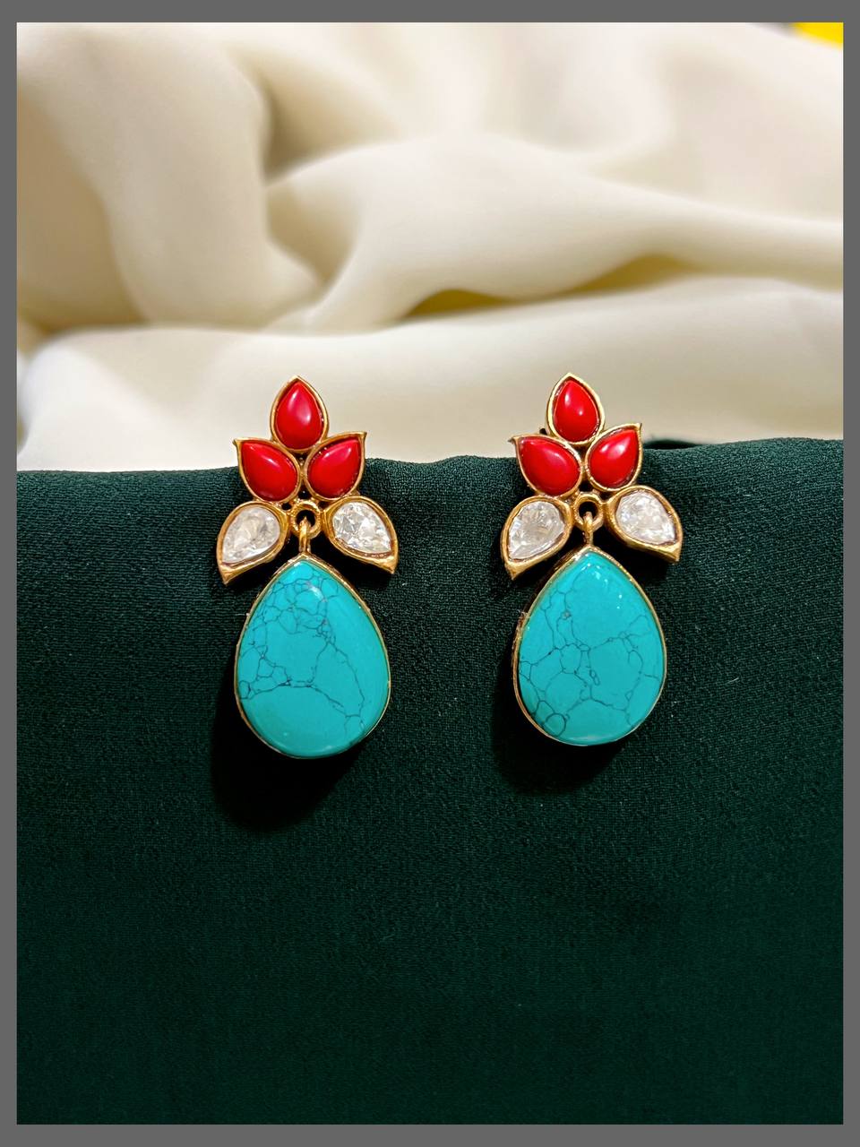 Beautiful Flower Earring in Kundan  - KE00396