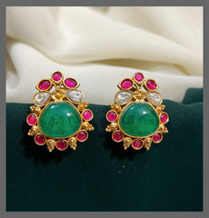 Beautiful Multi Stud earring in Kundan - KE00373