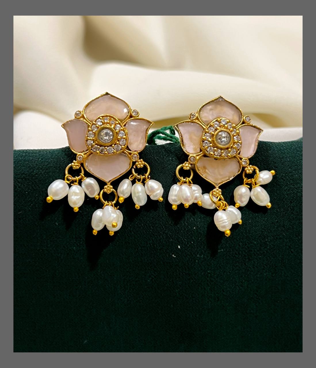 Classic Peach Earring in Kundan - KE00403