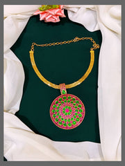 Jadau Round Pendatnt With BackHook - KP0043