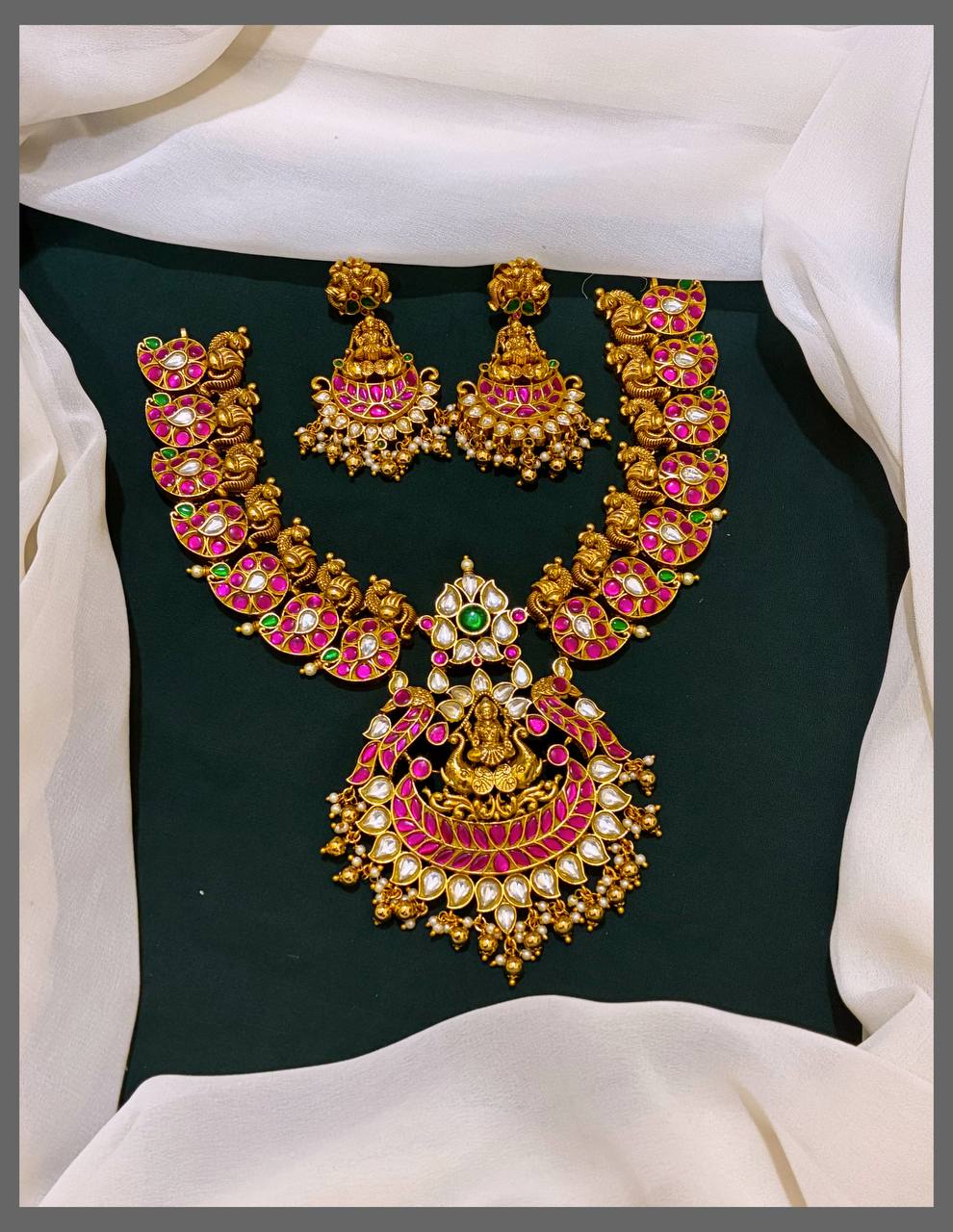 Mango Chain with Lakshmi Pendent Necklace - KN00266