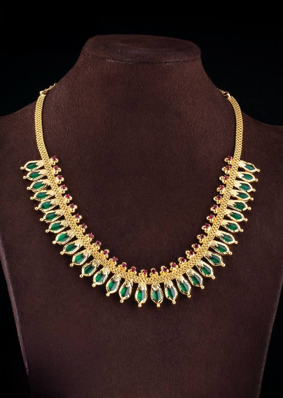 Traditional Kerala Design Nagapada Thali High Quality Necklace in Nakshi - NN00244