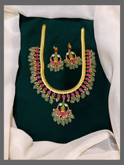 Jalebi necklace with Small Lakshmi Pendent in Kundan - KN00386