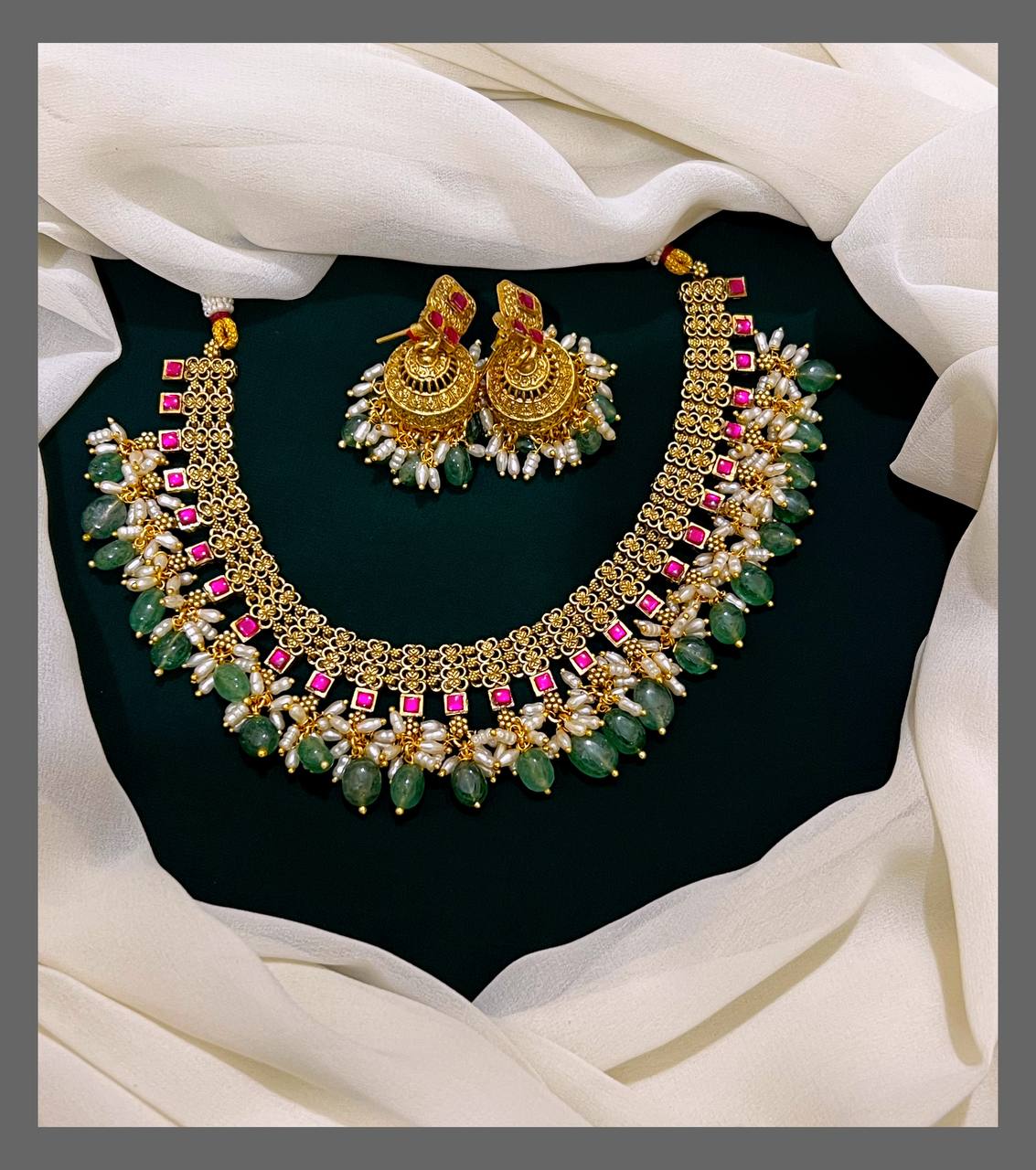 Beautiful Rice pearl Necklace in Kundan - KN00395