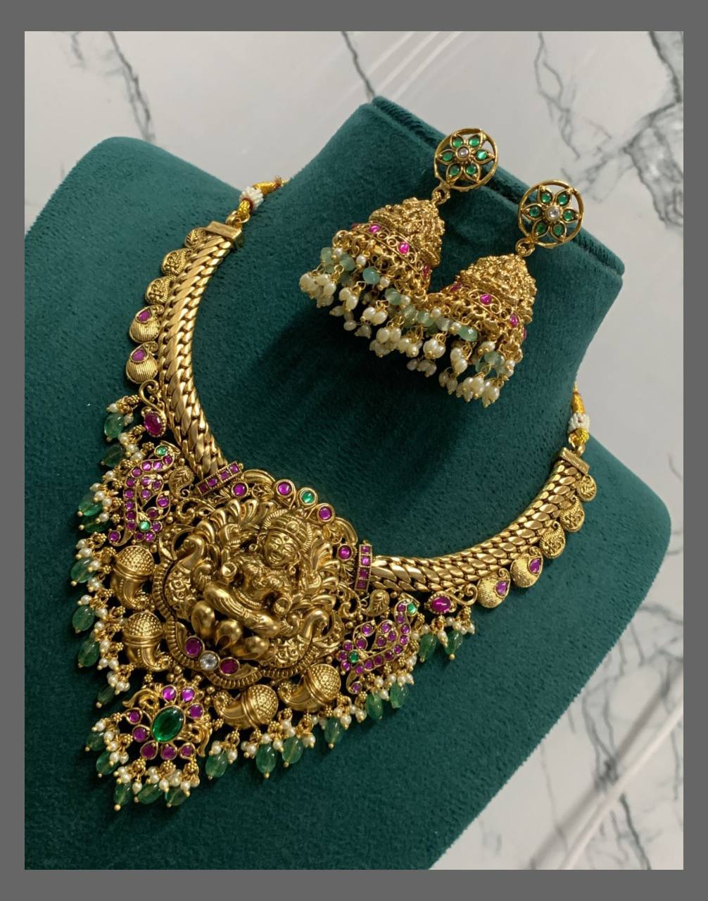 Jalebi necklace with Lakshmi Pendent in Kundan - KN00399