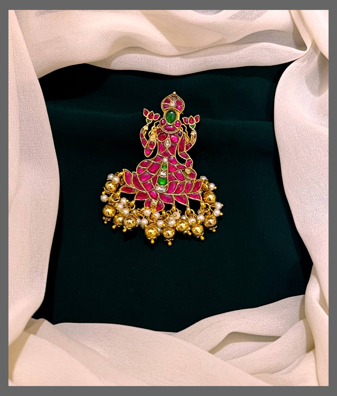 Varamahalakshmi Pendent in Kundan - KP00144
