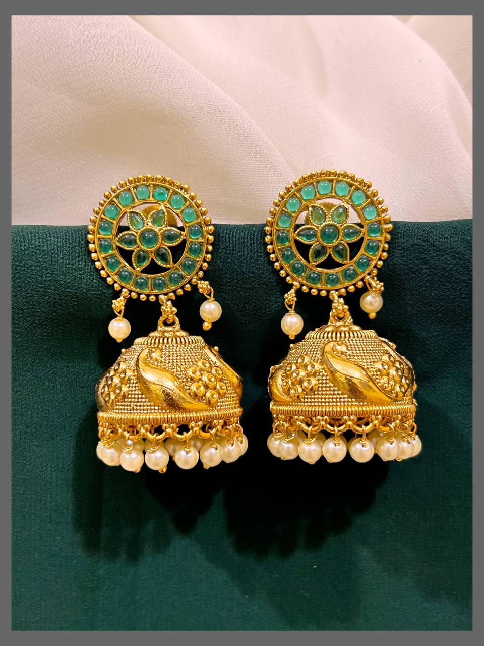Emerald Jhumki Earring in Kundan - NE00351