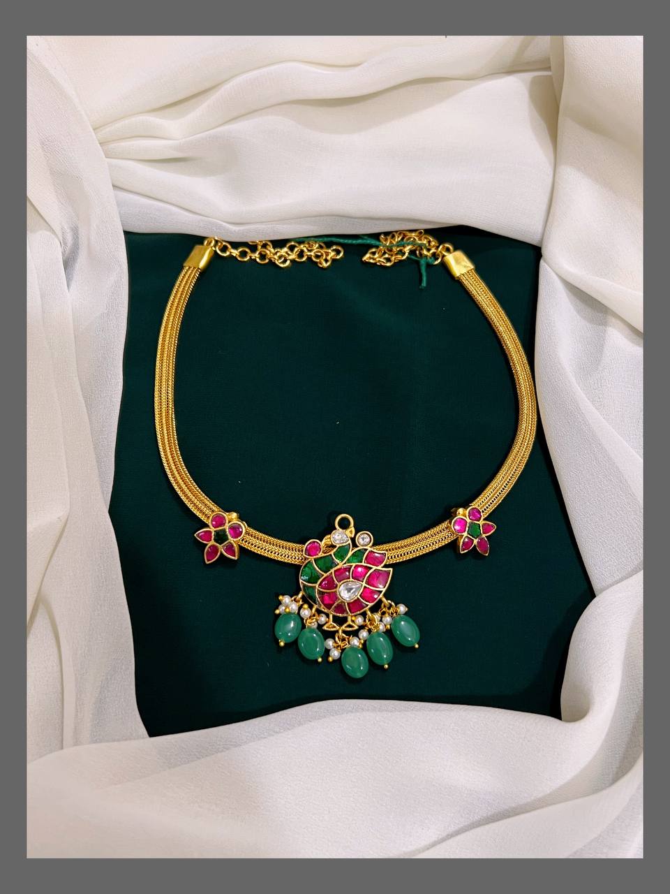 Multi  Color pendent Swan Pendent Necklace in Kundan - KN00282