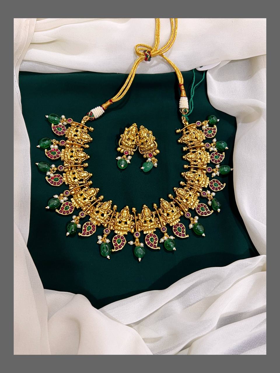 Beautiful Small Lakshmi with Mango Necklace in Kundan - KN00284