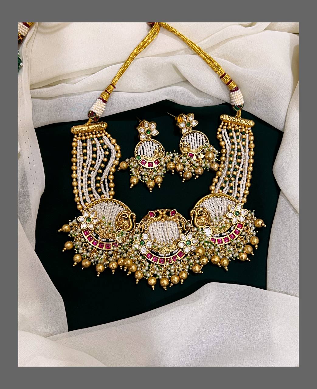 White Pearl Choker in Kundan - PB0020