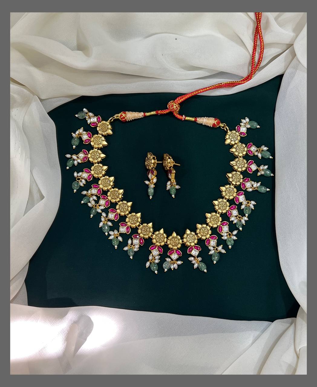 Small Flower with Small Multi Color Pendent in Kundan - KN00296