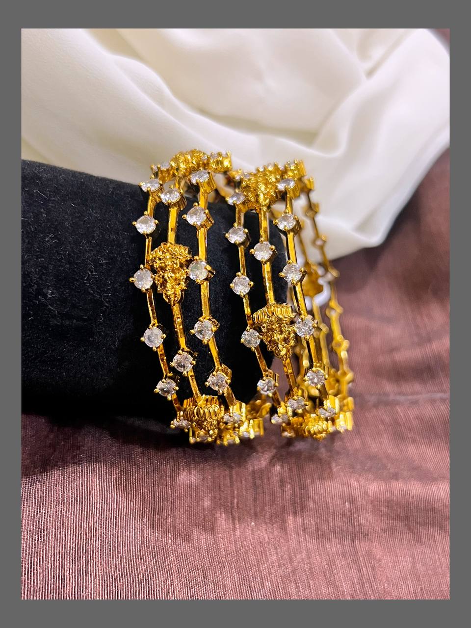 Small Lakshmi with White Stone - BG0081