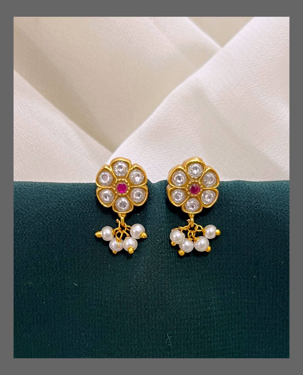 Flower Earring in Kundan - KE00255