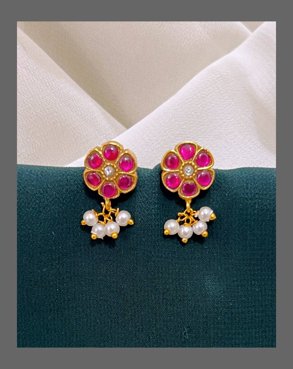 Flower Earring in Kundan - KE00255