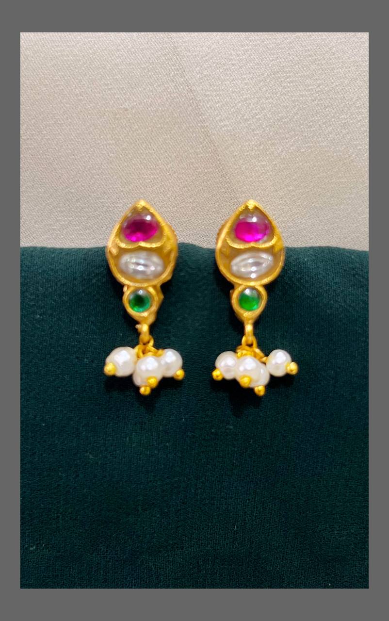 Dew Drops Earring in Kundan - KE00264