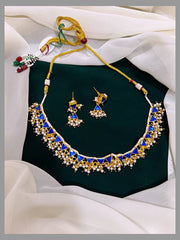 Triangle Necklace in Kundan - kN00339