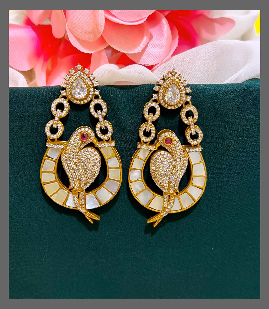Beautiful Hanging  Bird Earring in Victorian - VE0049