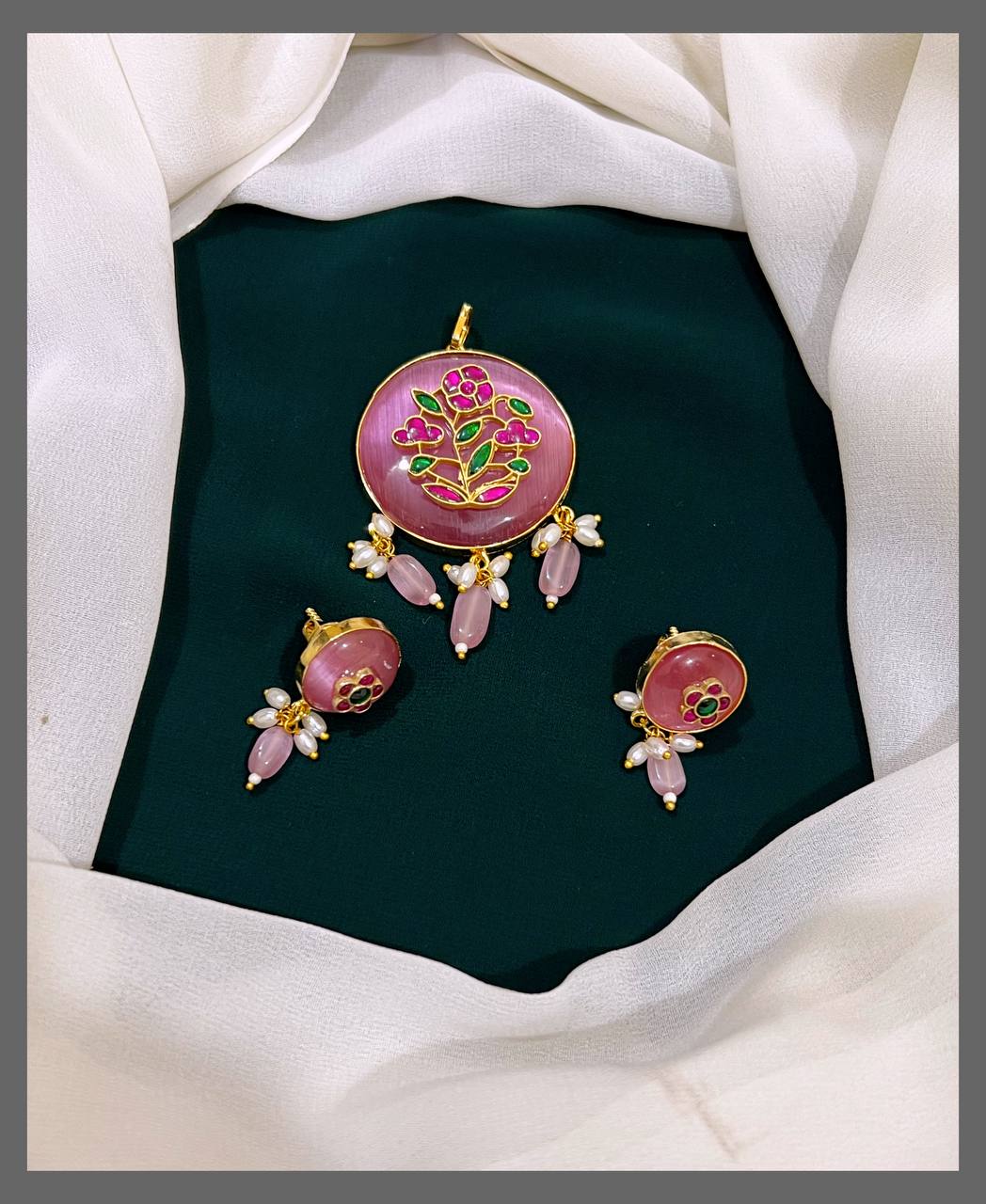 Pink Flower Pendent in Kundan - KP00123