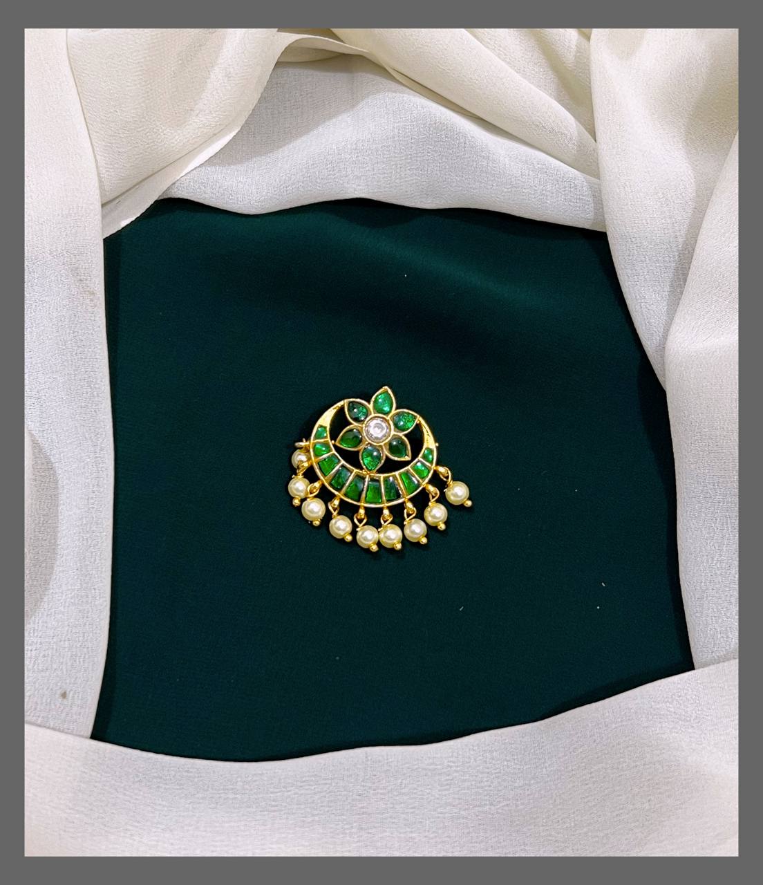 Flower In Chandbali pendent in Kundan - KP00126