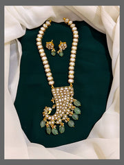 Peacock head pendent Necklace in Kundan - KN00313