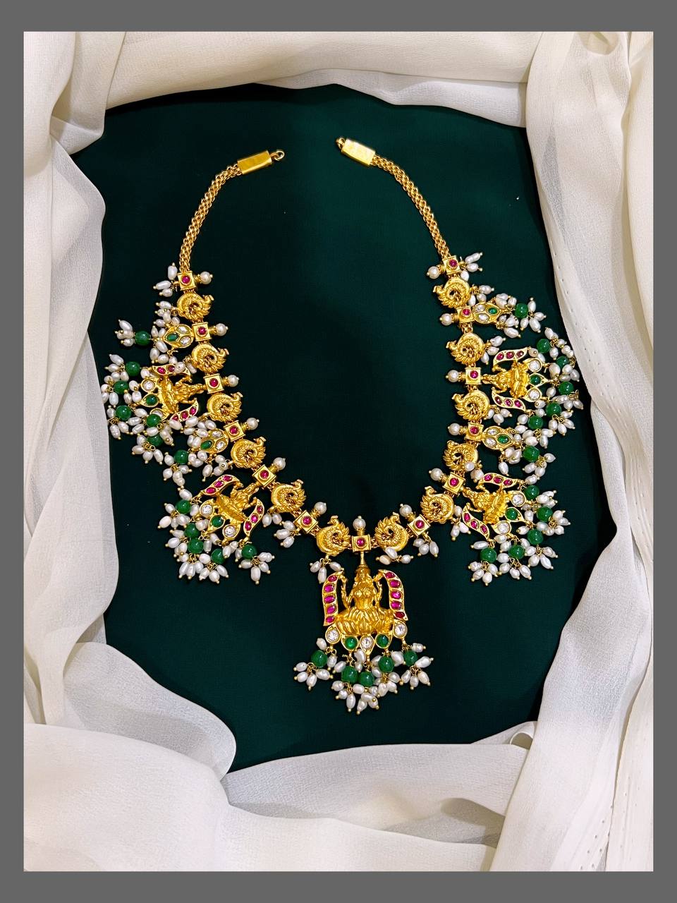 Small Lakshmi Pendent around the chain in Kundan - KN0066