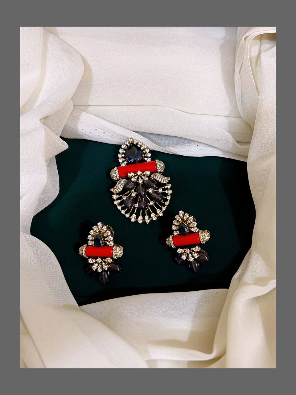 Beautiful Victorian Pendant - VP005