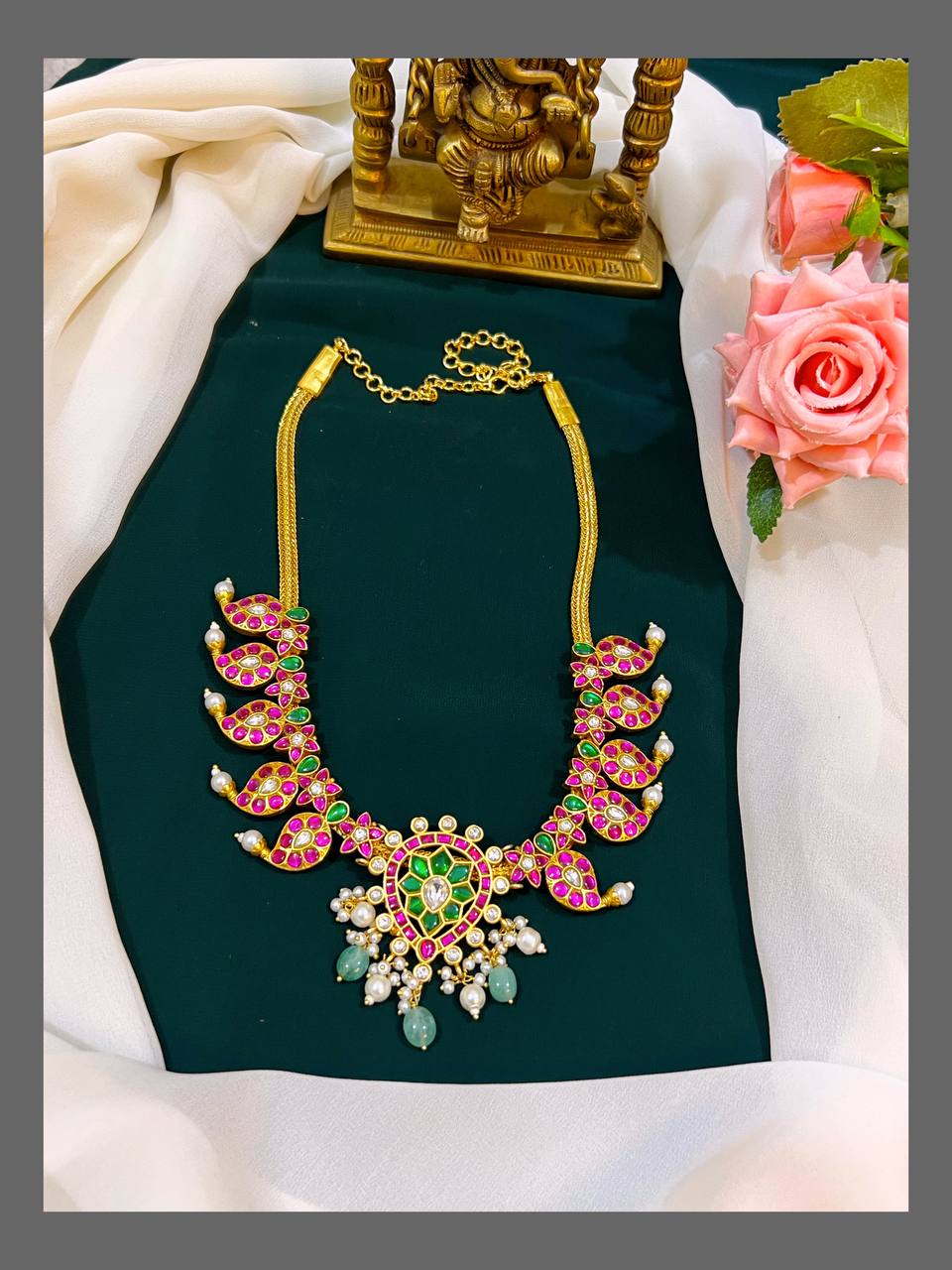 Mango Necklace with Pendent in Kundan - KN00362