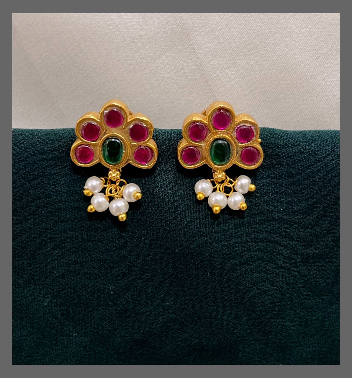 Ruby Flower Stud Earring in Kundan - KE00412