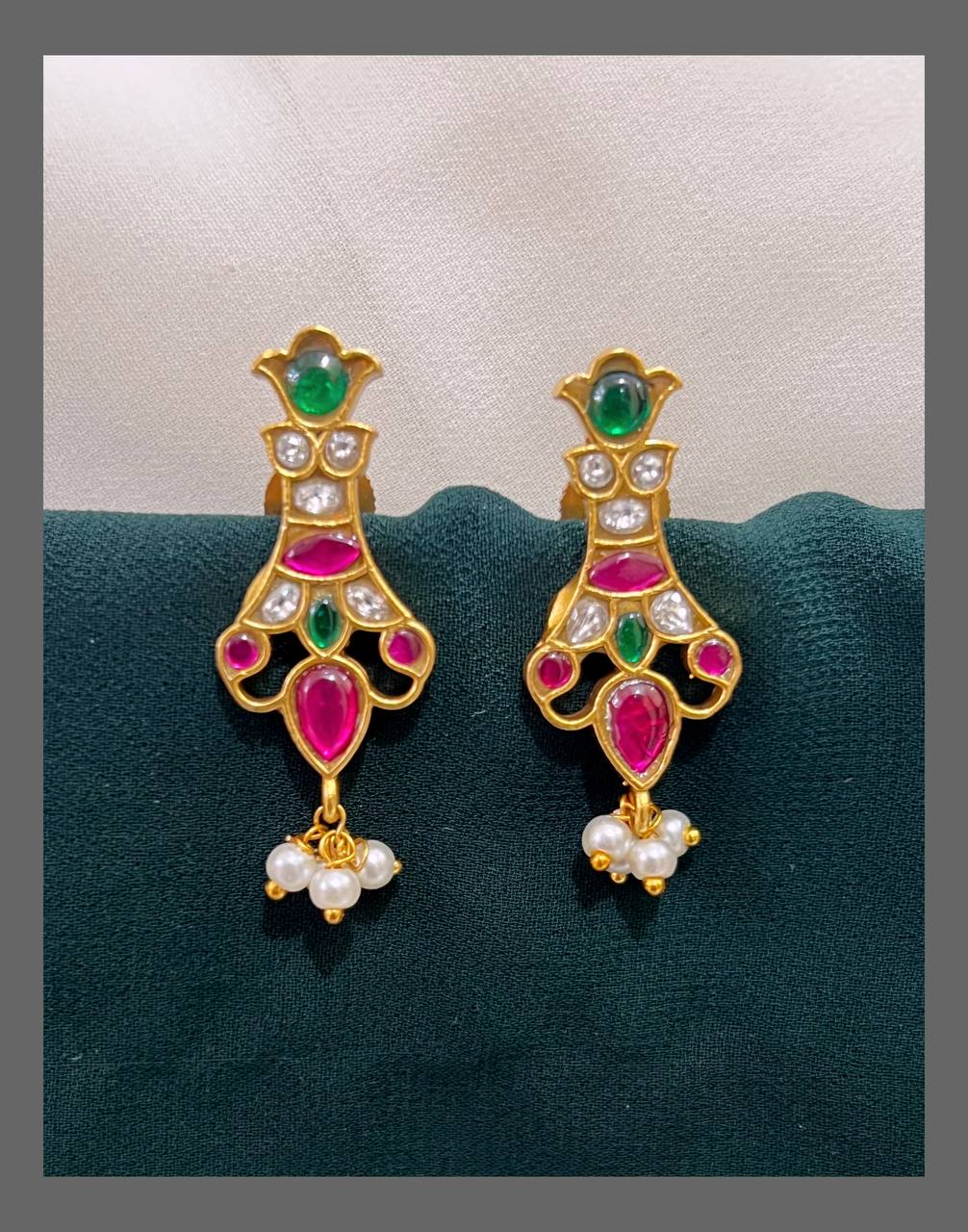 Multi Beautiful Stud in Kundan - KE00413