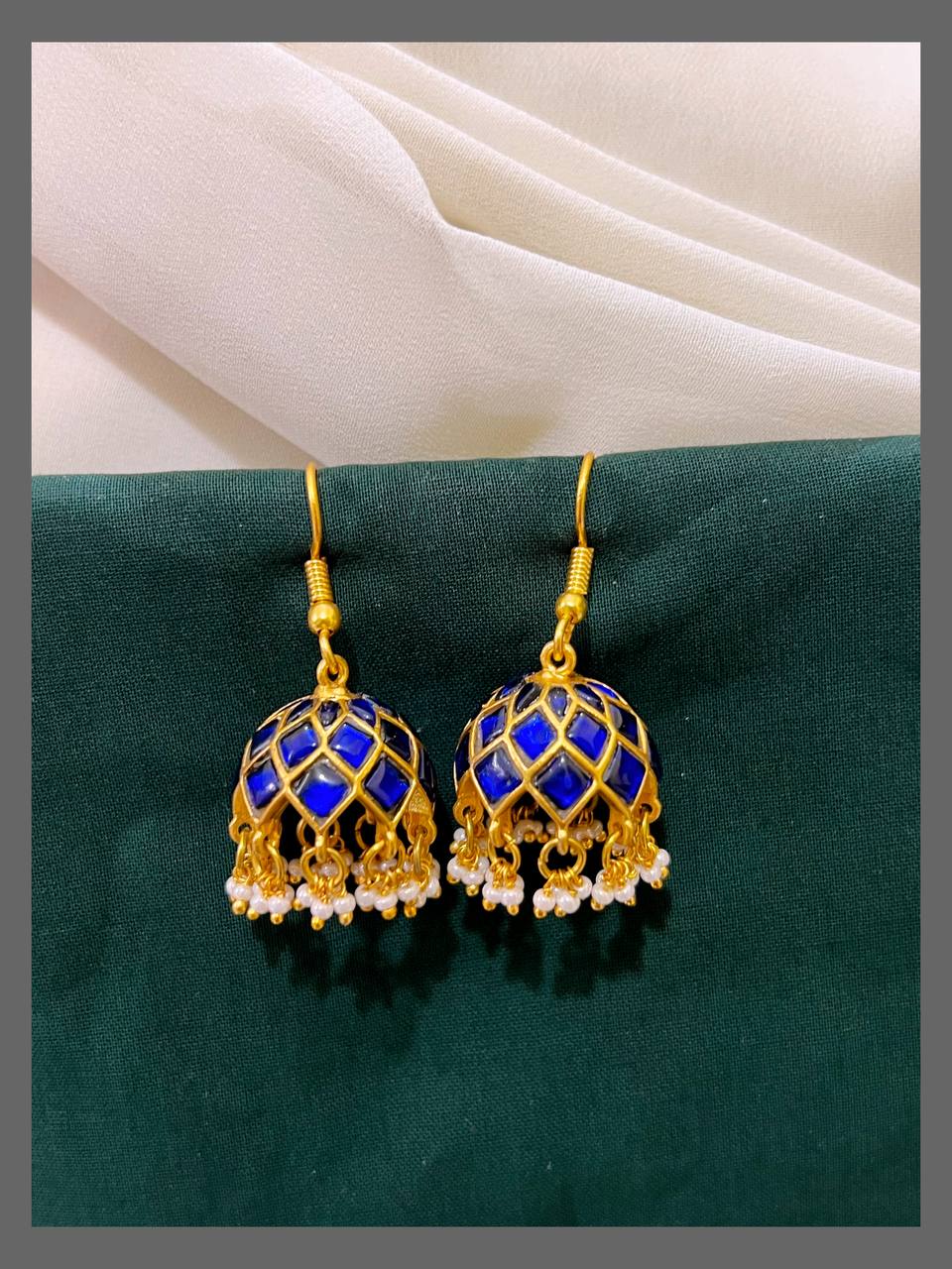 Blue Hugging Jhumki Earring in Kundan - KE00424