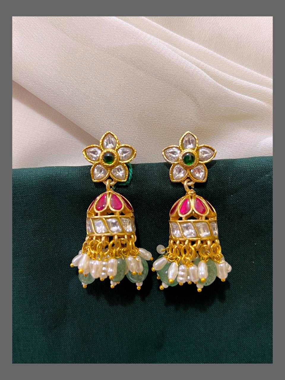 White Flower Jhumki Earring in Kundan - KE00322