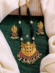 Black Threads Laxmi Pendant with Earring - BB0010