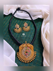 Black Threads Swan Necklace - BB0015