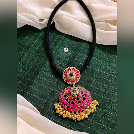 Black Dori Kundan Pendant Necklace - BB0043