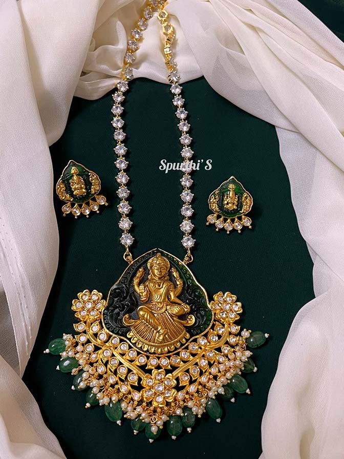 Big Laxmi Pendant with Earrings - HJ0033