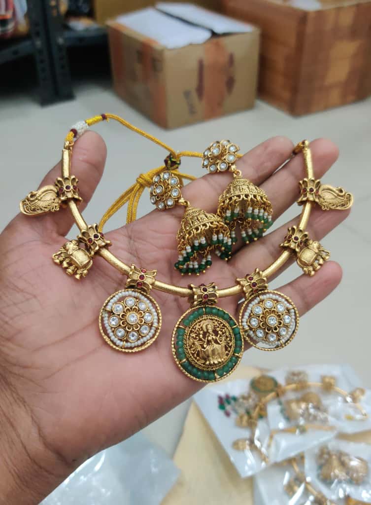 Lakshmi Kante Set With Jhumkis - NN00213