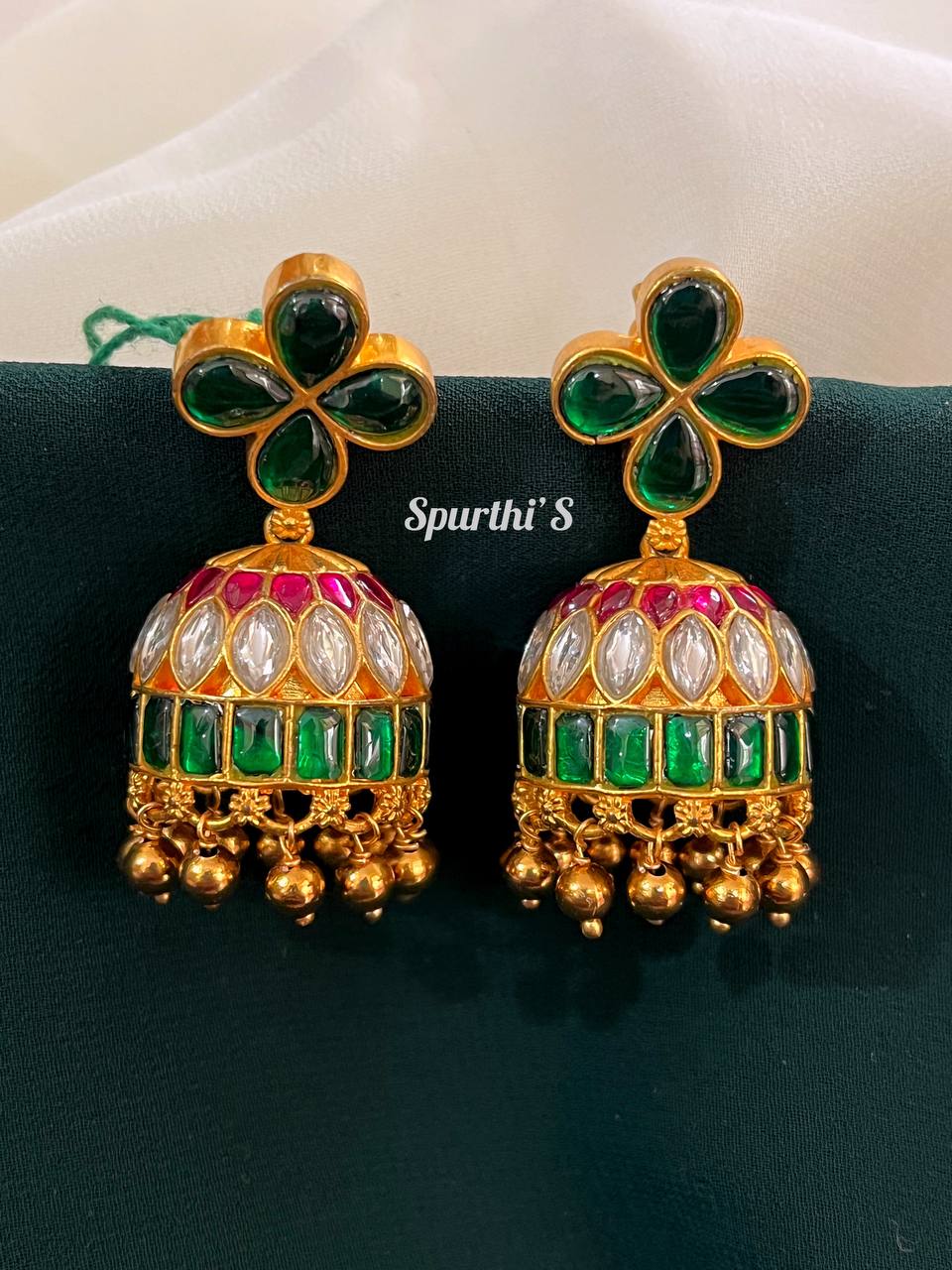 Jadau Kundan Screw Back jhumkis with Emerald stud - KE0005