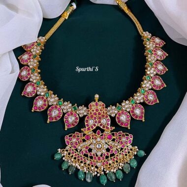 Jadau Necklace with Elegant Pendant - NK0023