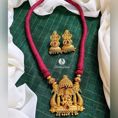 Red Dori Laxmi Set with Earrings - NN0034