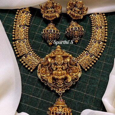 Antique kante with Laxmi Pendant andEarrings - NN0045