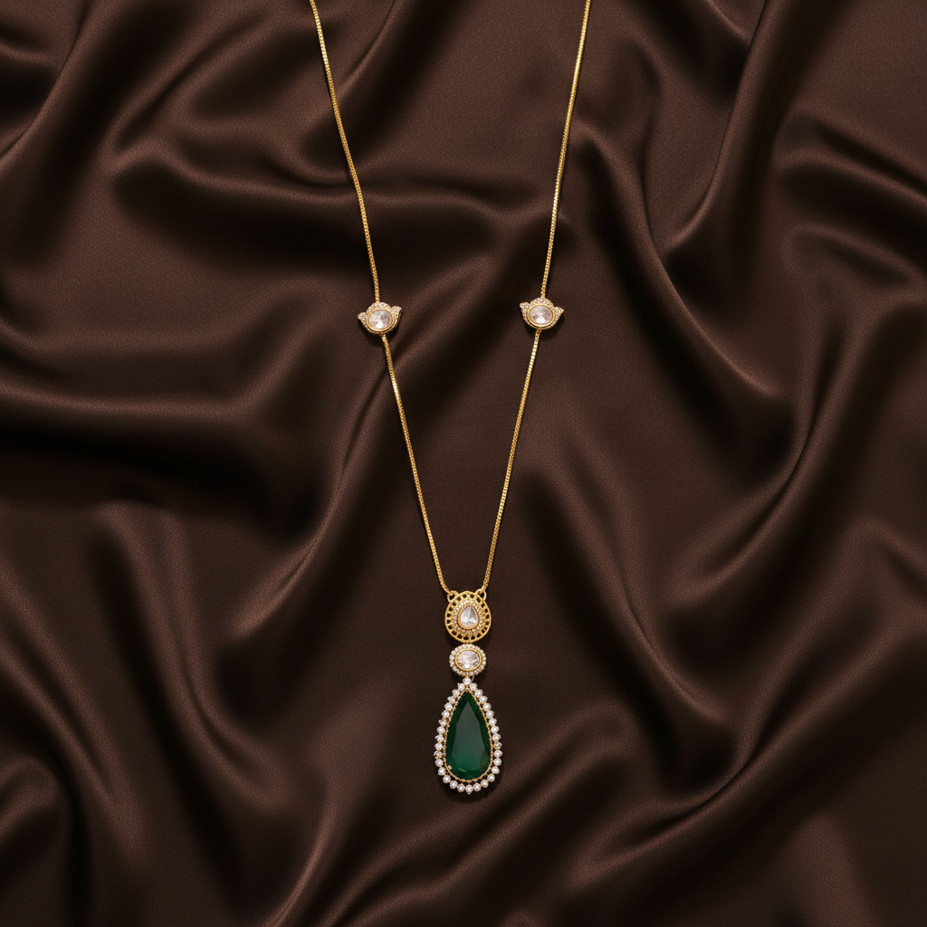 Elegant Stone Pendant with Necklace in Diamond - DN0059