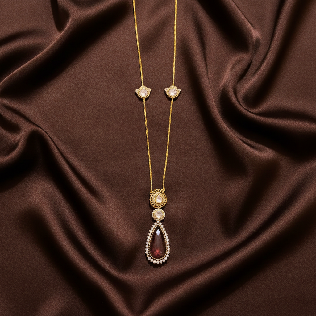 Elegant Stone Pendant with Necklace in Diamond - DN0059