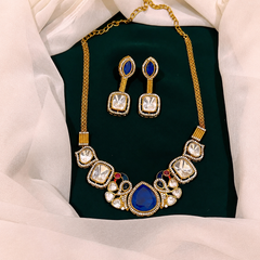 Beautiful Peacock With White Stones In Victorian - VH0092