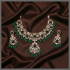 Beautiful Emerald and White Stone Necklace In Victorian - VN00101