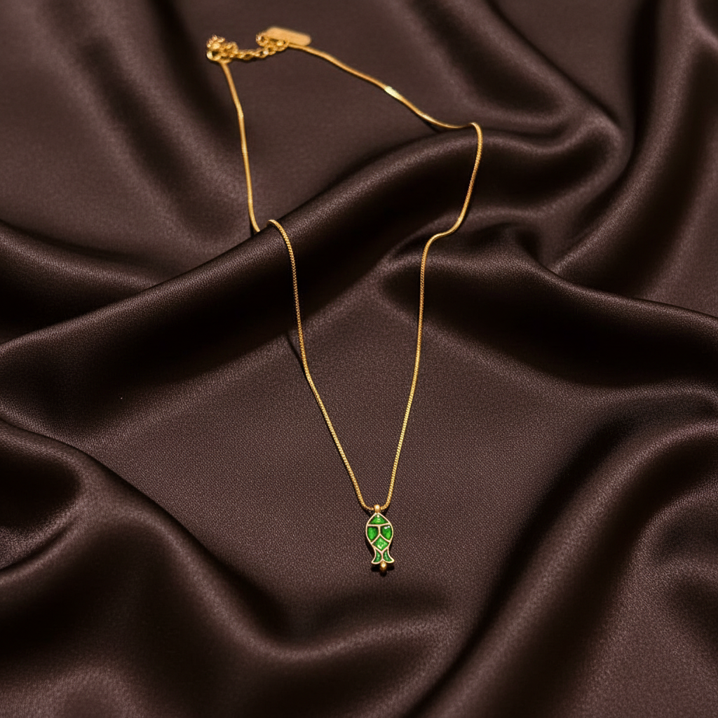 Beautiful Chain With Kundan Fish Pendant - KN00538