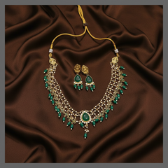Beautiful Emerald Pearl Necklace In Kundan - KN00415