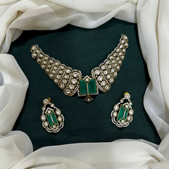 Victorian Mozonite Stones Choker With Emerald Stone - VN00159